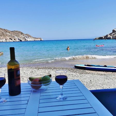 Blue Mare Apartments On The Beach Firopotamos Zimmer foto