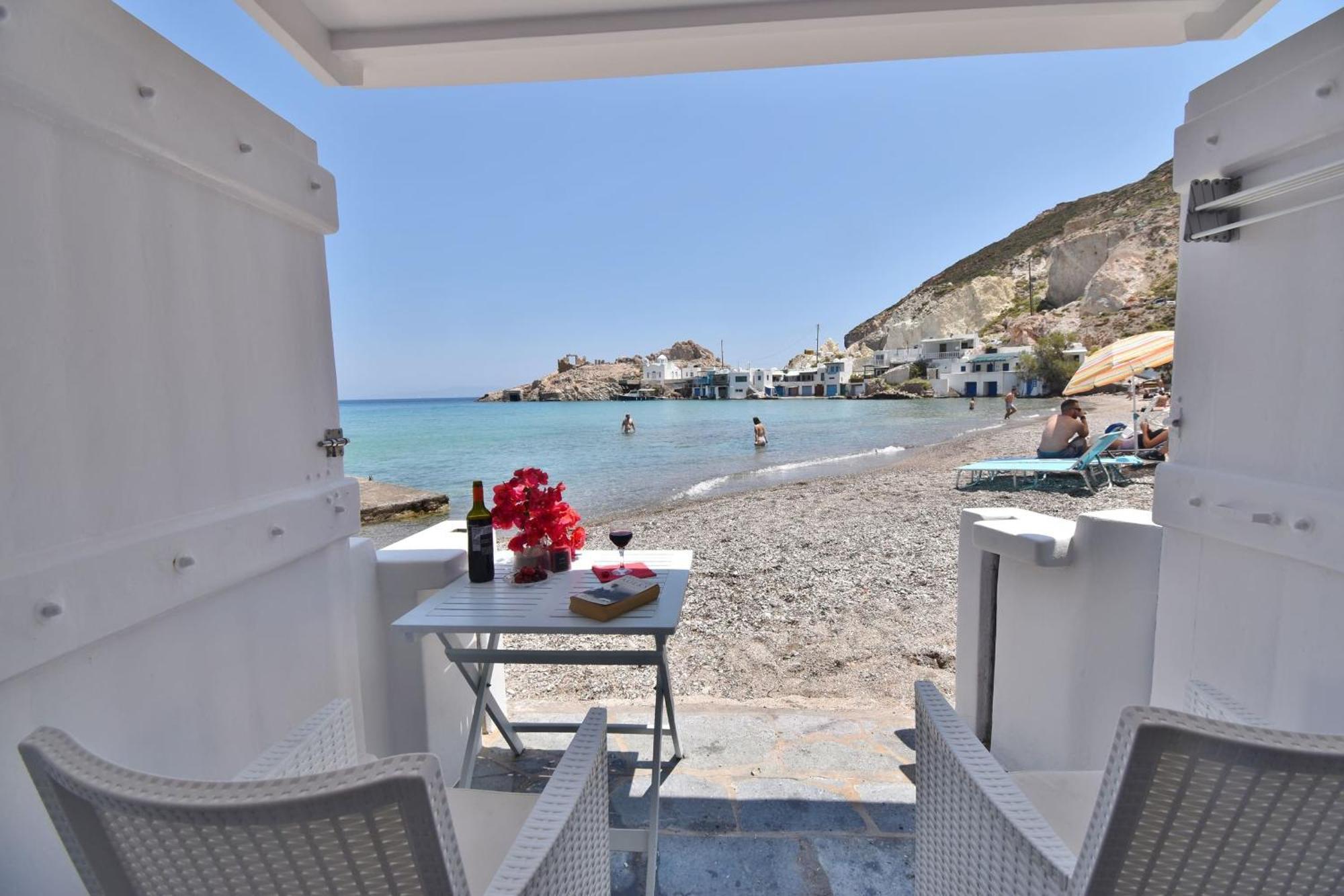 Blue Mare Apartments On The Beach Firopotamos Zimmer foto