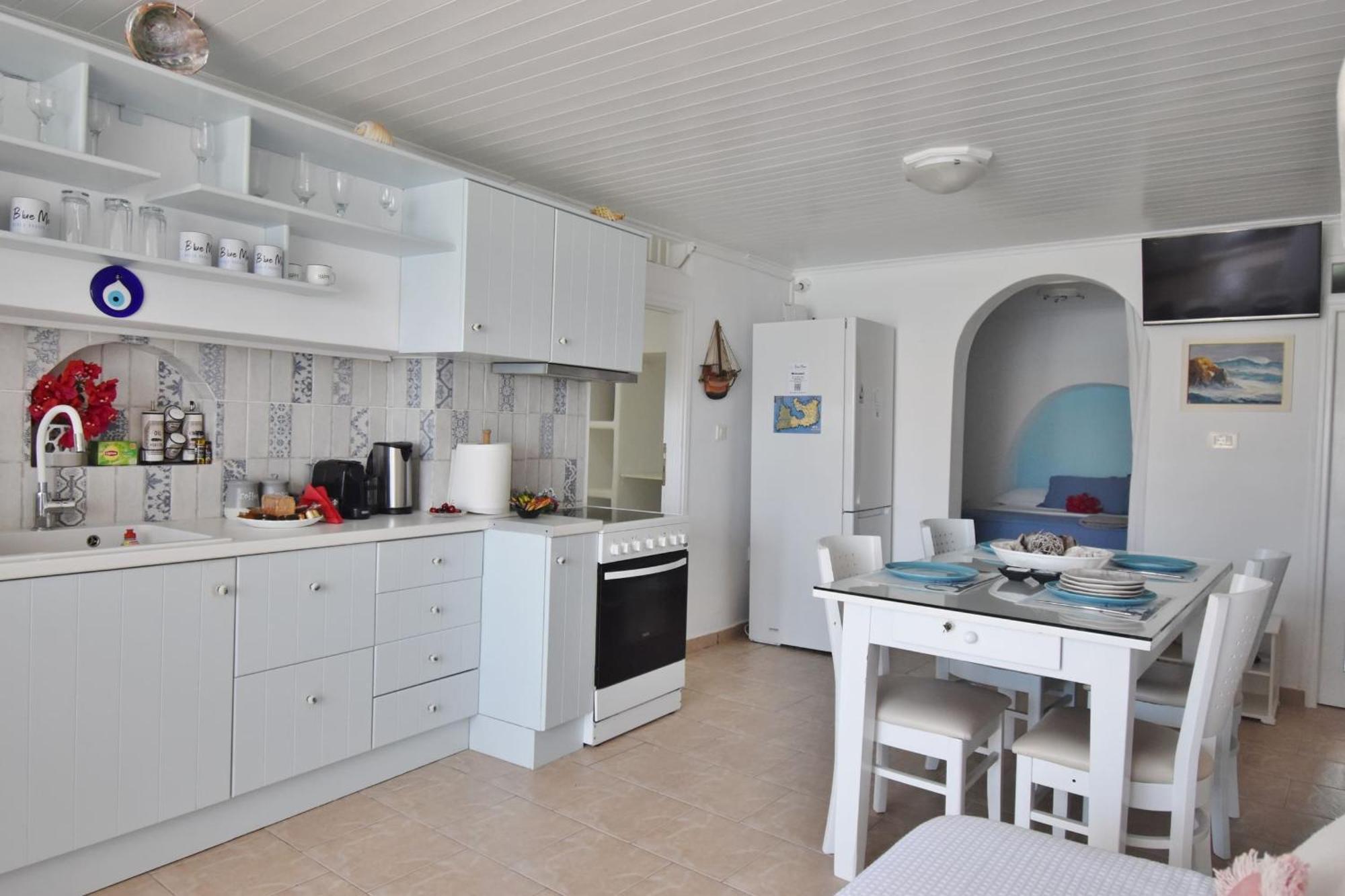 Blue Mare Apartments On The Beach Firopotamos Zimmer foto