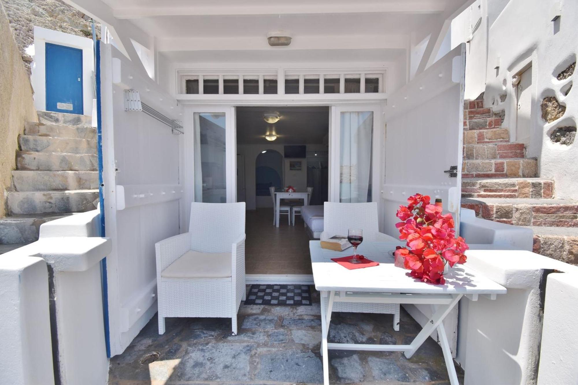 Blue Mare Apartments On The Beach Firopotamos Zimmer foto