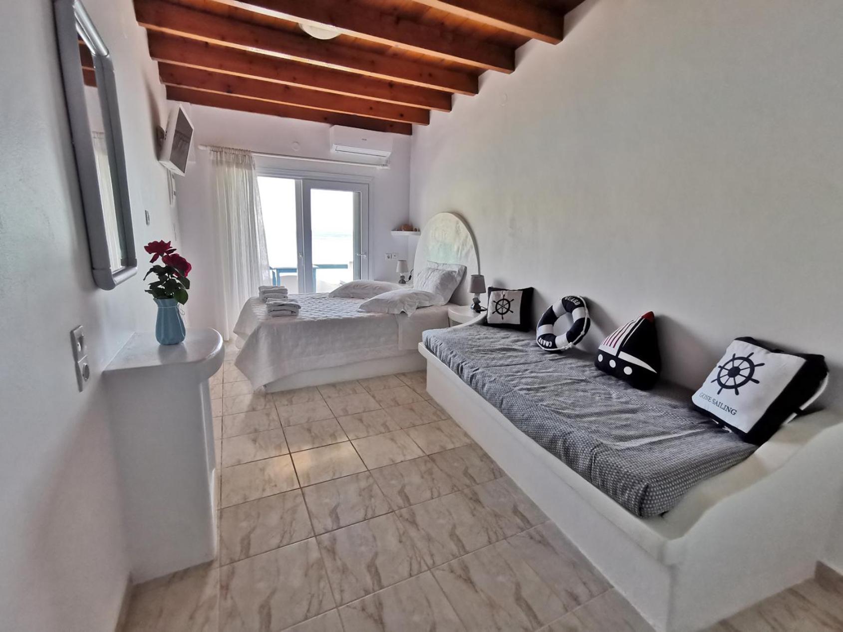 Blue Mare Apartments On The Beach Firopotamos Zimmer foto