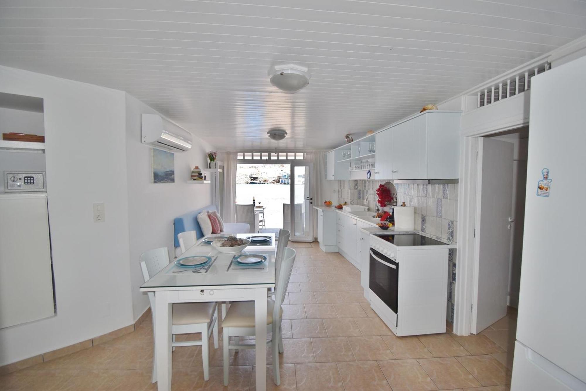 Blue Mare Apartments On The Beach Firopotamos Zimmer foto