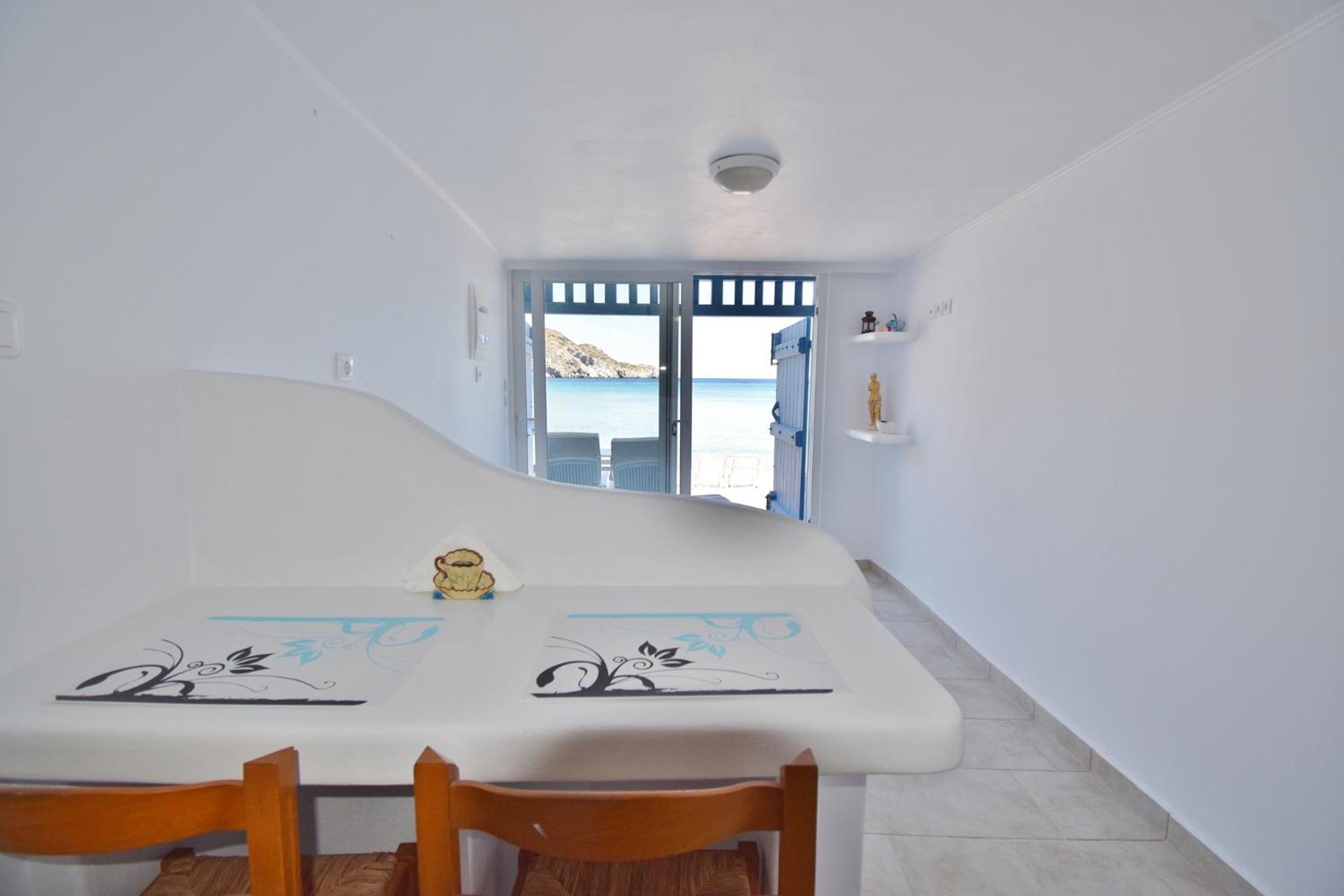 Blue Mare Apartments On The Beach Firopotamos Zimmer foto