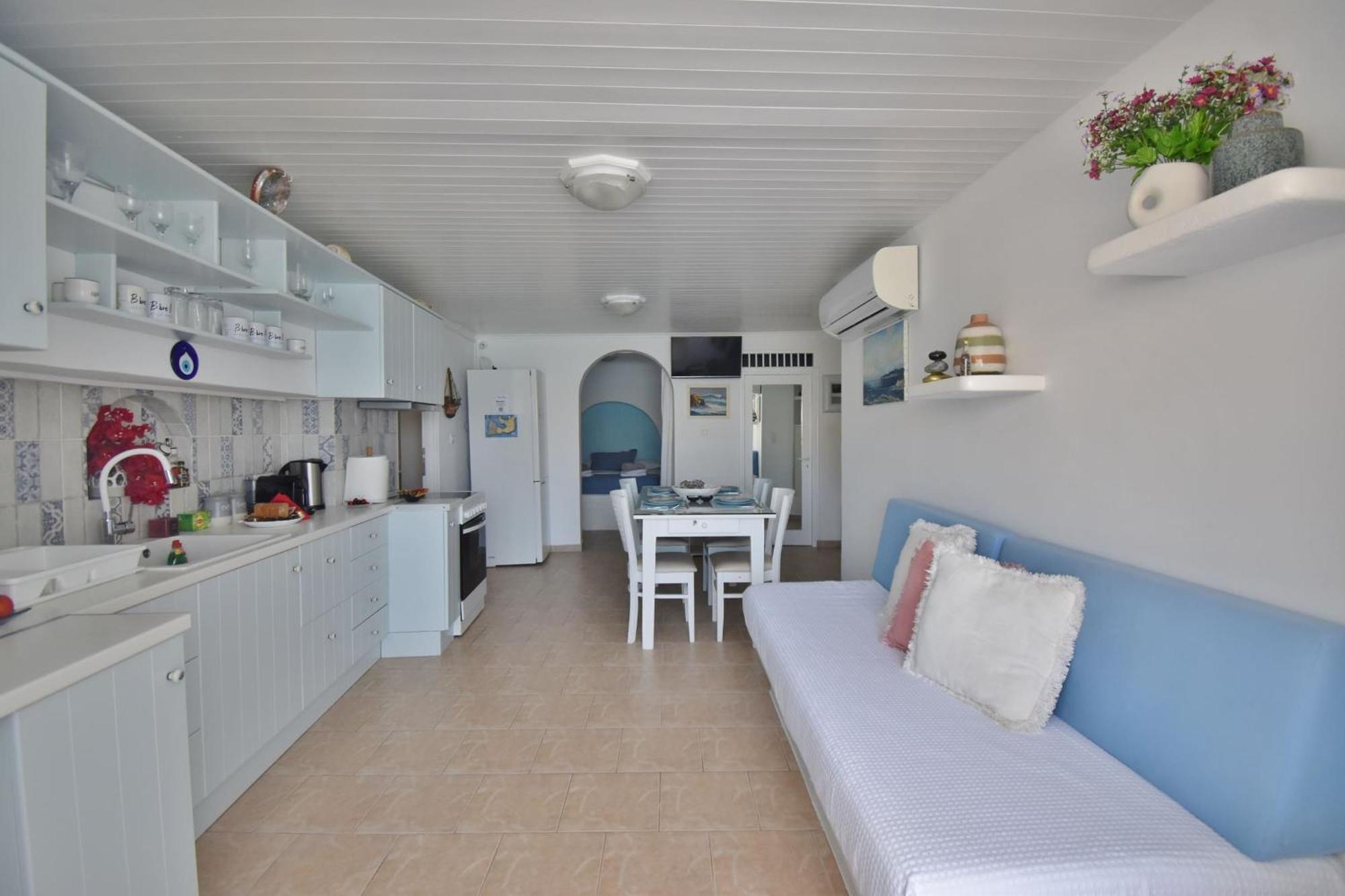 Blue Mare Apartments On The Beach Firopotamos Zimmer foto