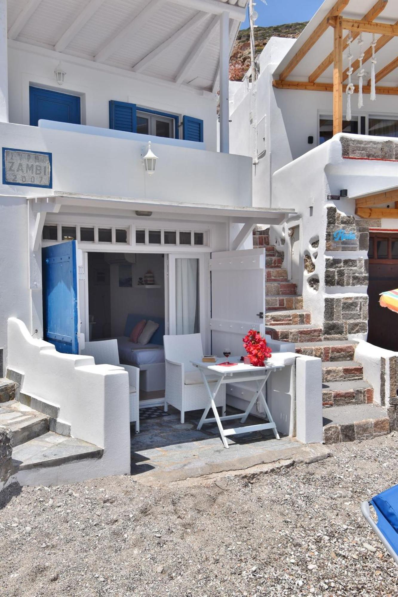 Blue Mare Apartments On The Beach Firopotamos Zimmer foto