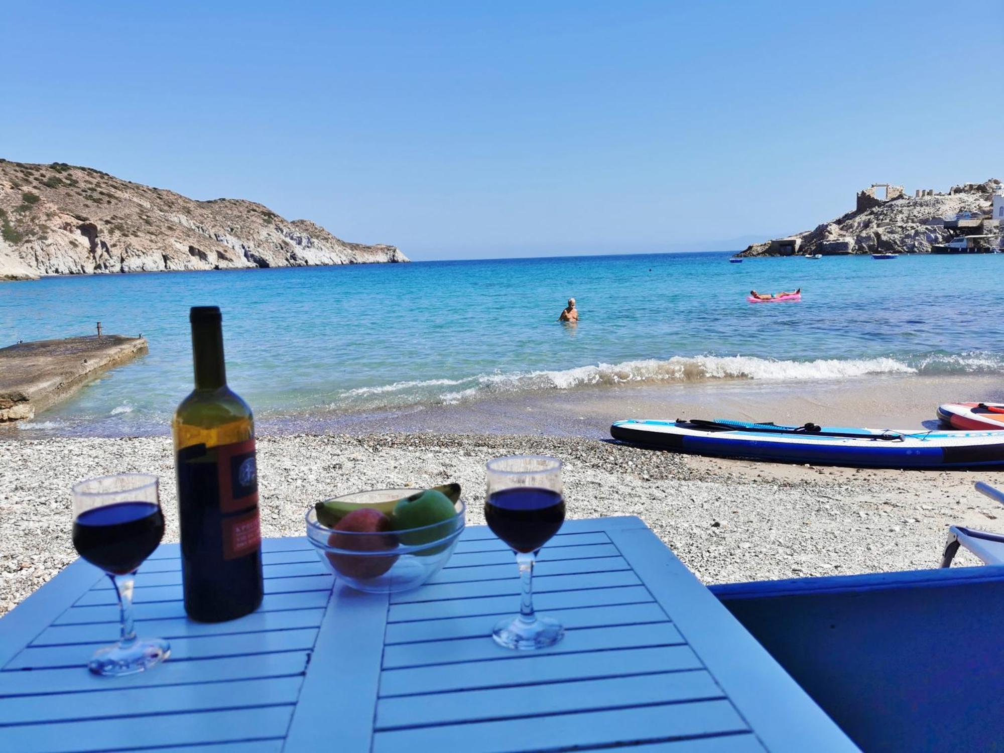 Blue Mare Apartments On The Beach Firopotamos Zimmer foto